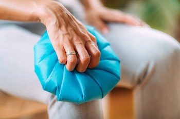 cold compress applied to swelling knee
